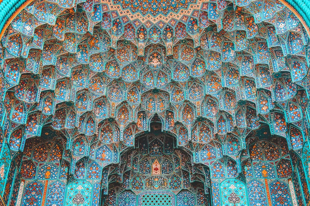 Iran Travel Guide - Explore Isfahan Historic Sites